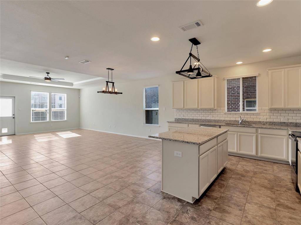 2011 Avondown Road, Forney, TX 75126
