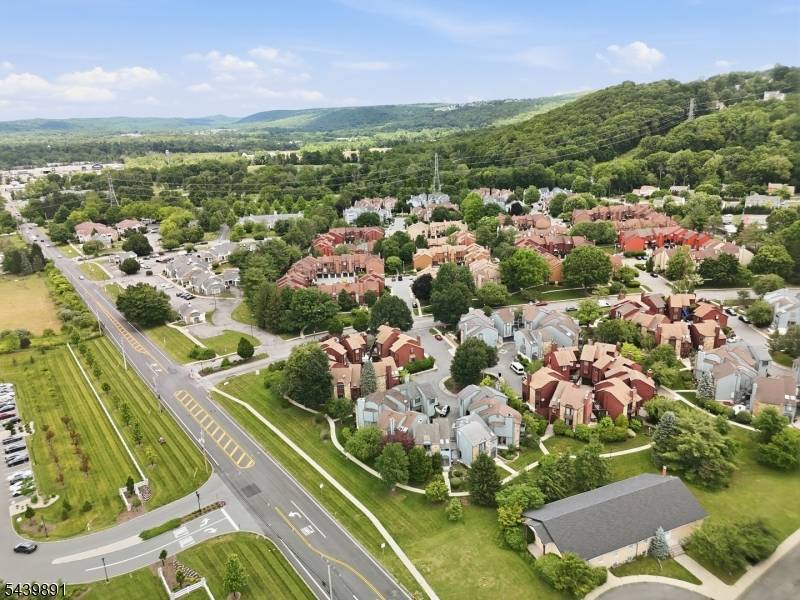 11 Trafalgar Ct, Washington Twp., NJ 07840