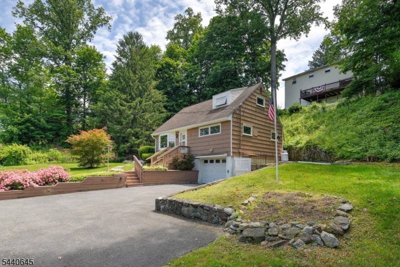 16 Lenape Ave, Andover Twp., NJ 07860