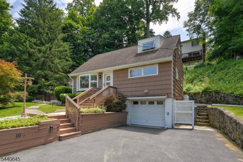 16 Lenape Ave, Andover Twp., NJ 07860