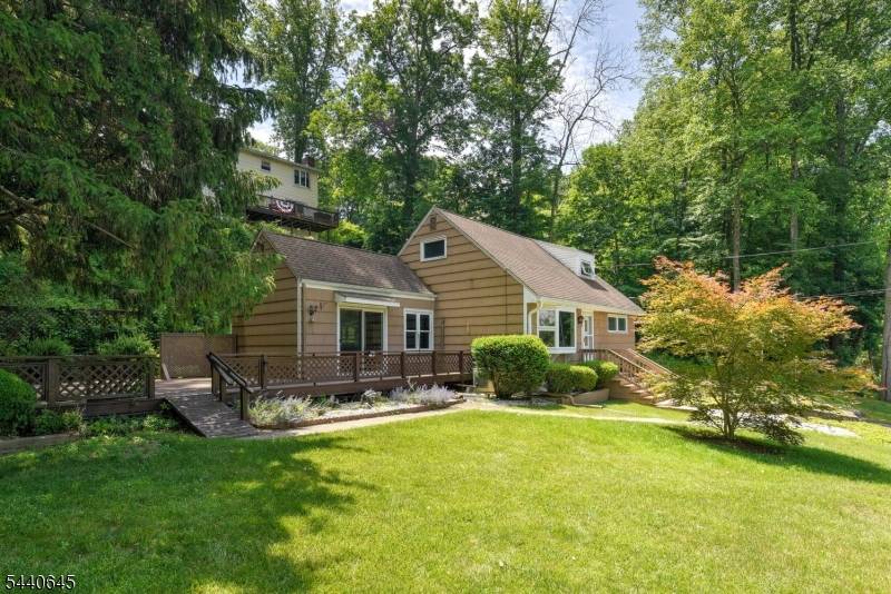 16 Lenape Ave, Andover Twp., NJ 07860
