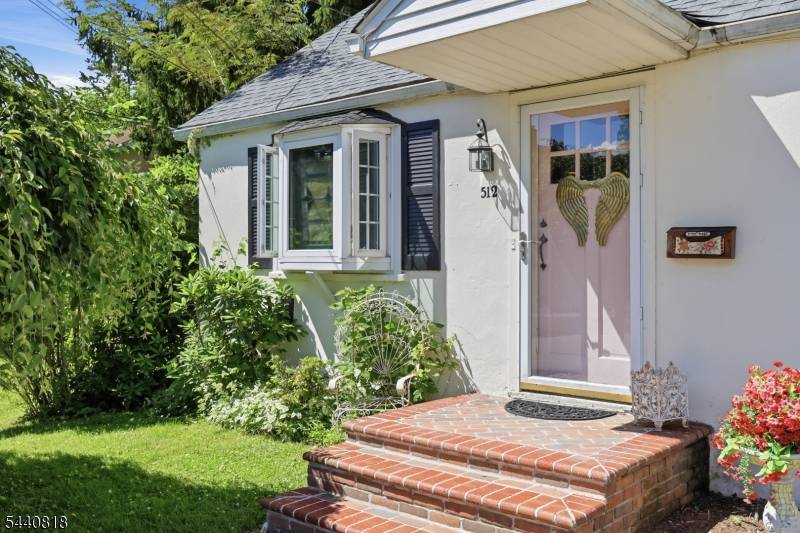512 Monroe St, Hackettstown Town, NJ 07840