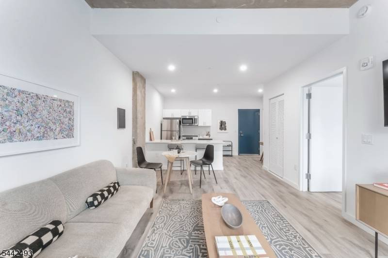 10 Commerce Ct #7C, Newark City, NJ 07102
