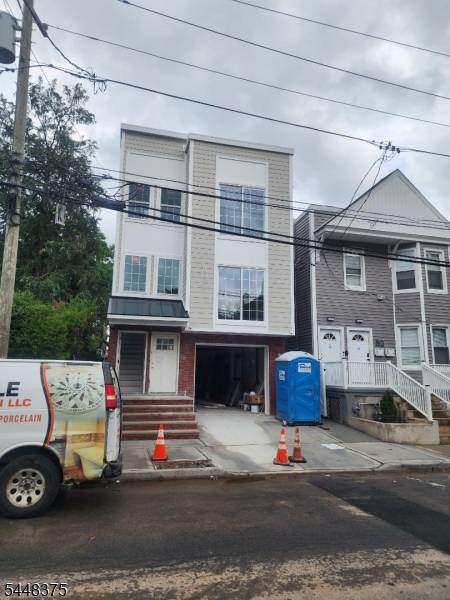 48 Willoughby St, Newark City, NJ 07112