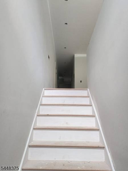 48 Willoughby St, Newark City, NJ 07112