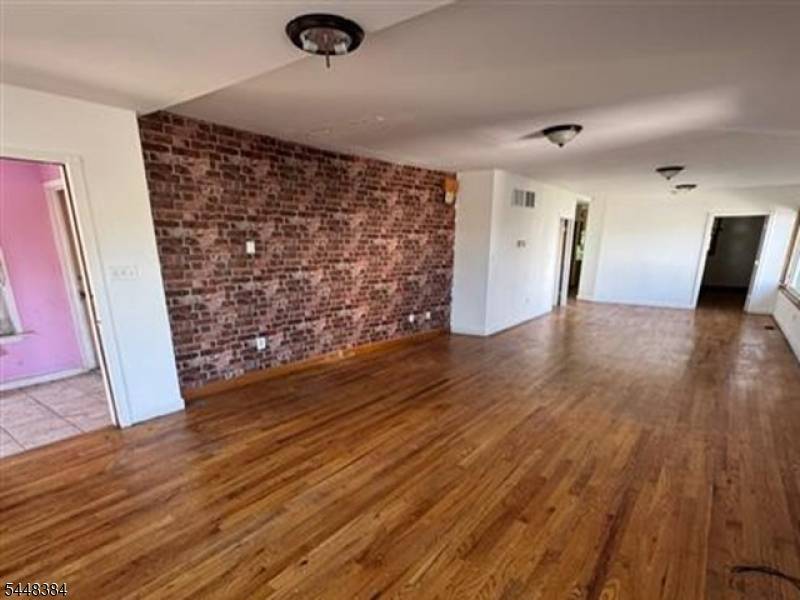 10 Olive St, Bloomfield Twp., NJ 07003
