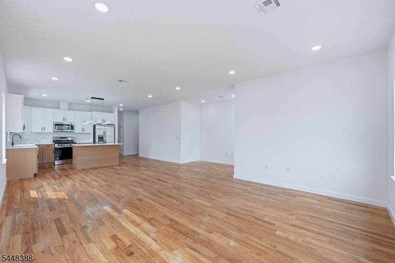 54 Pennsylvania Ave, Newark City, NJ 07114