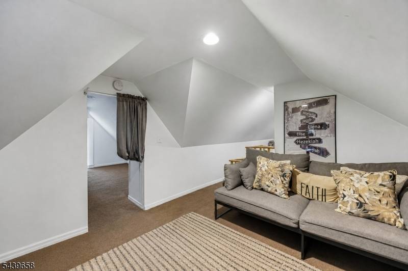 27 Thomas St, South River Boro, NJ 08882