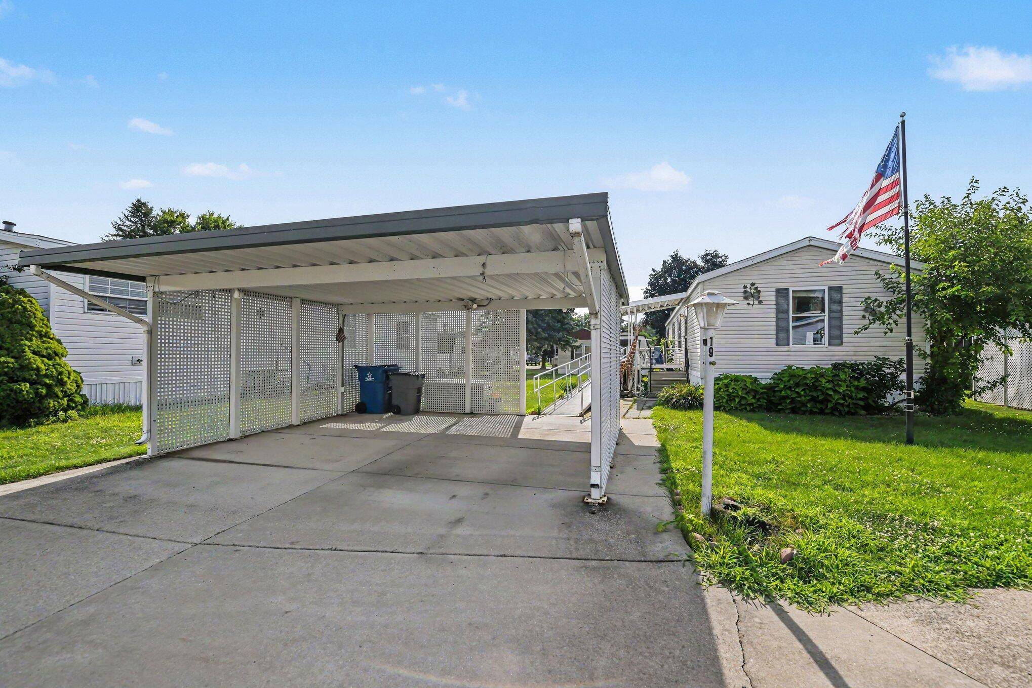 69205 Garver Lake RD #19, Ontwa Twp, MI 49112