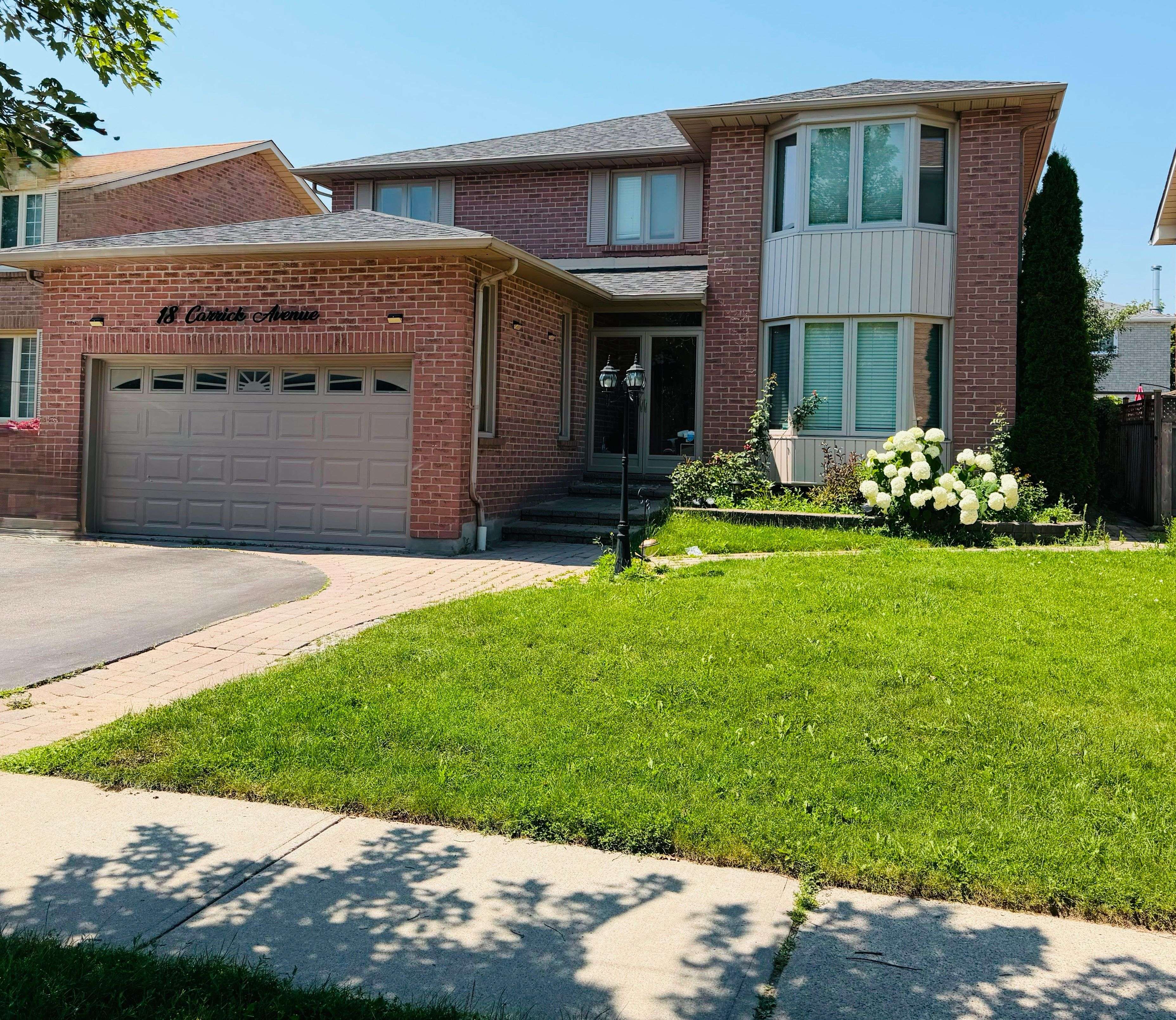 18 Carrick AVE, Ajax, ON L1T 2P4