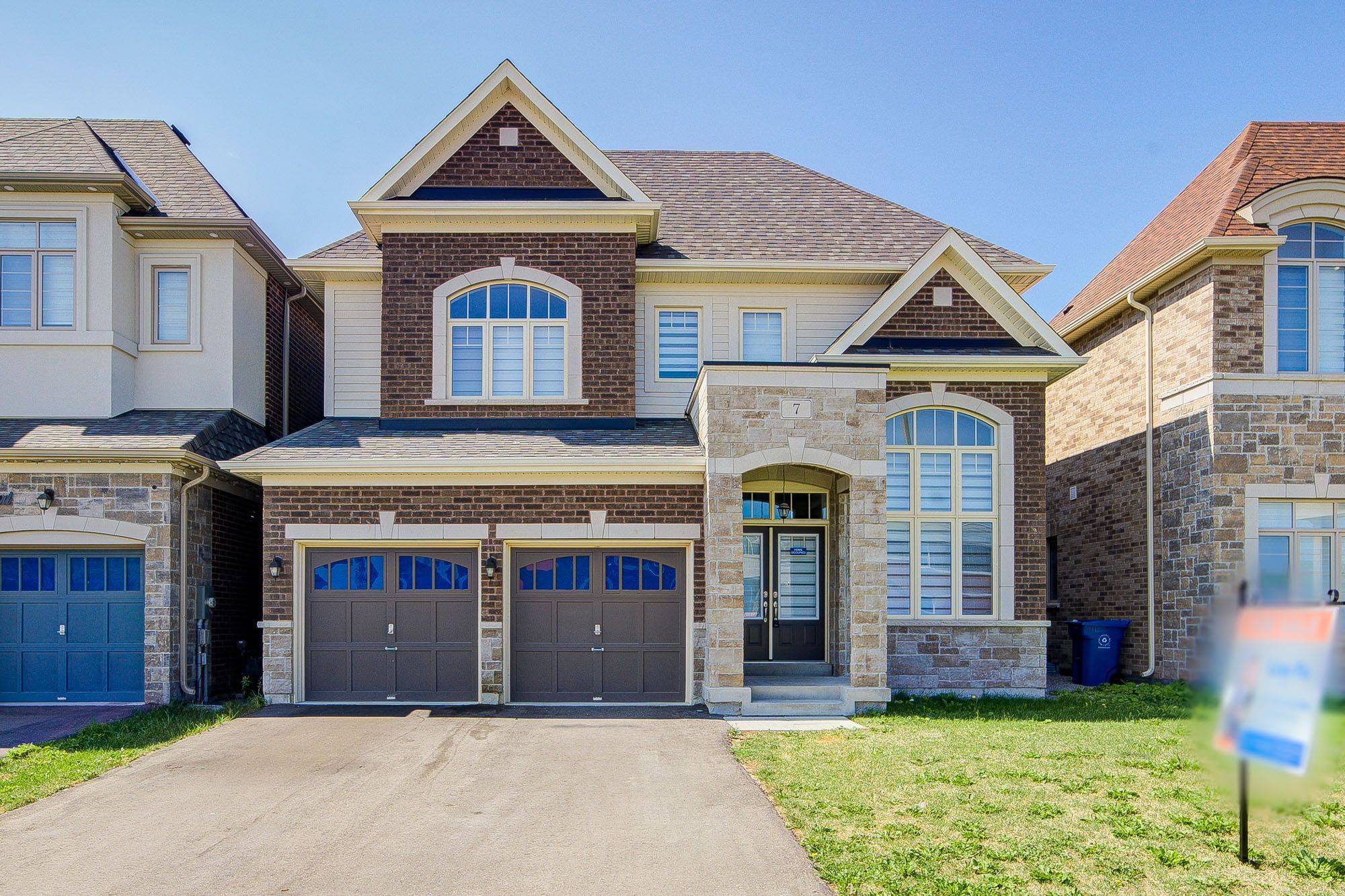 7 Charles White CT, East Gwillimbury, ON L9N 0T7