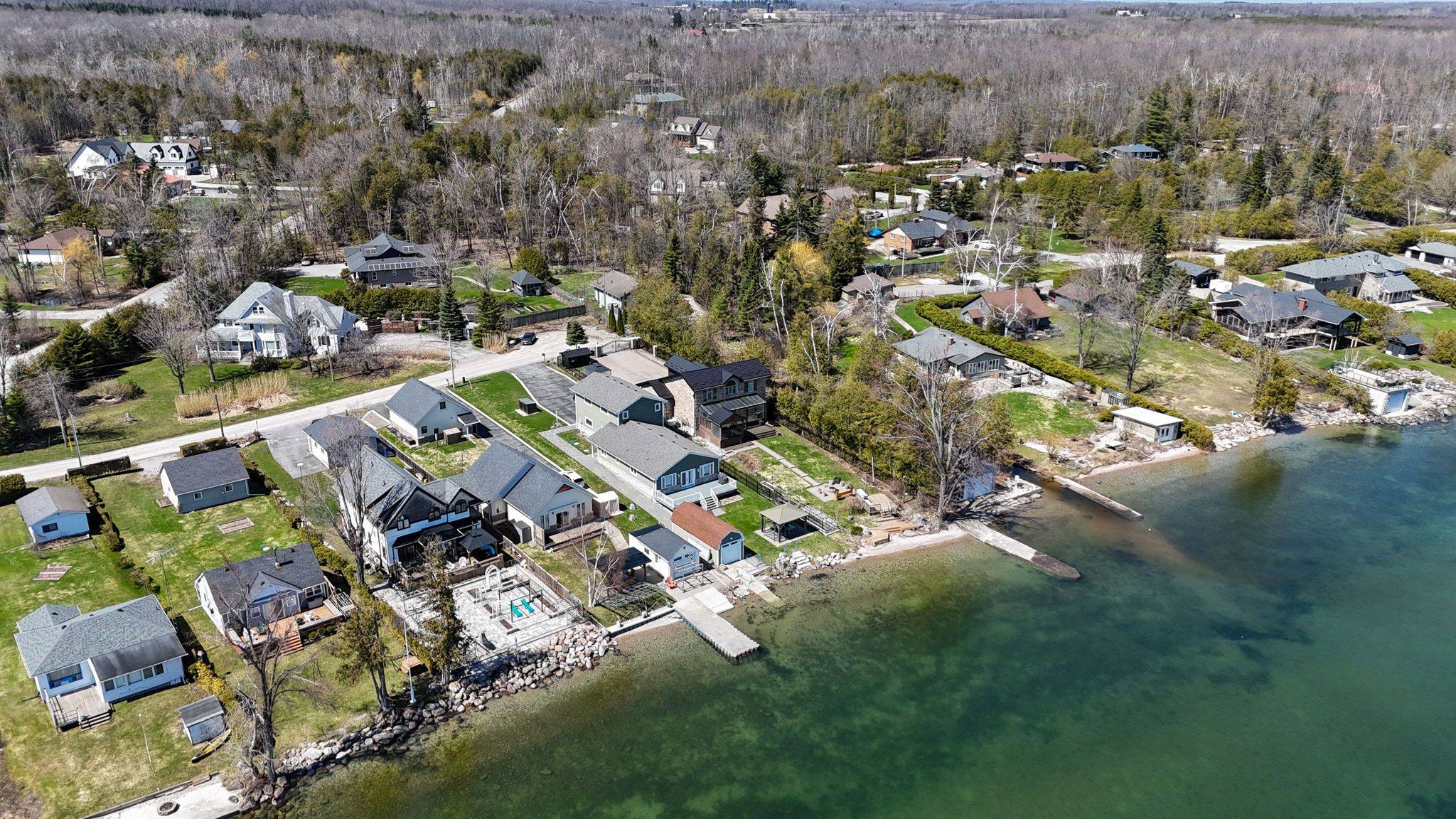 15 Palm Beach RD, Oro-medonte, ON L0L 1T0