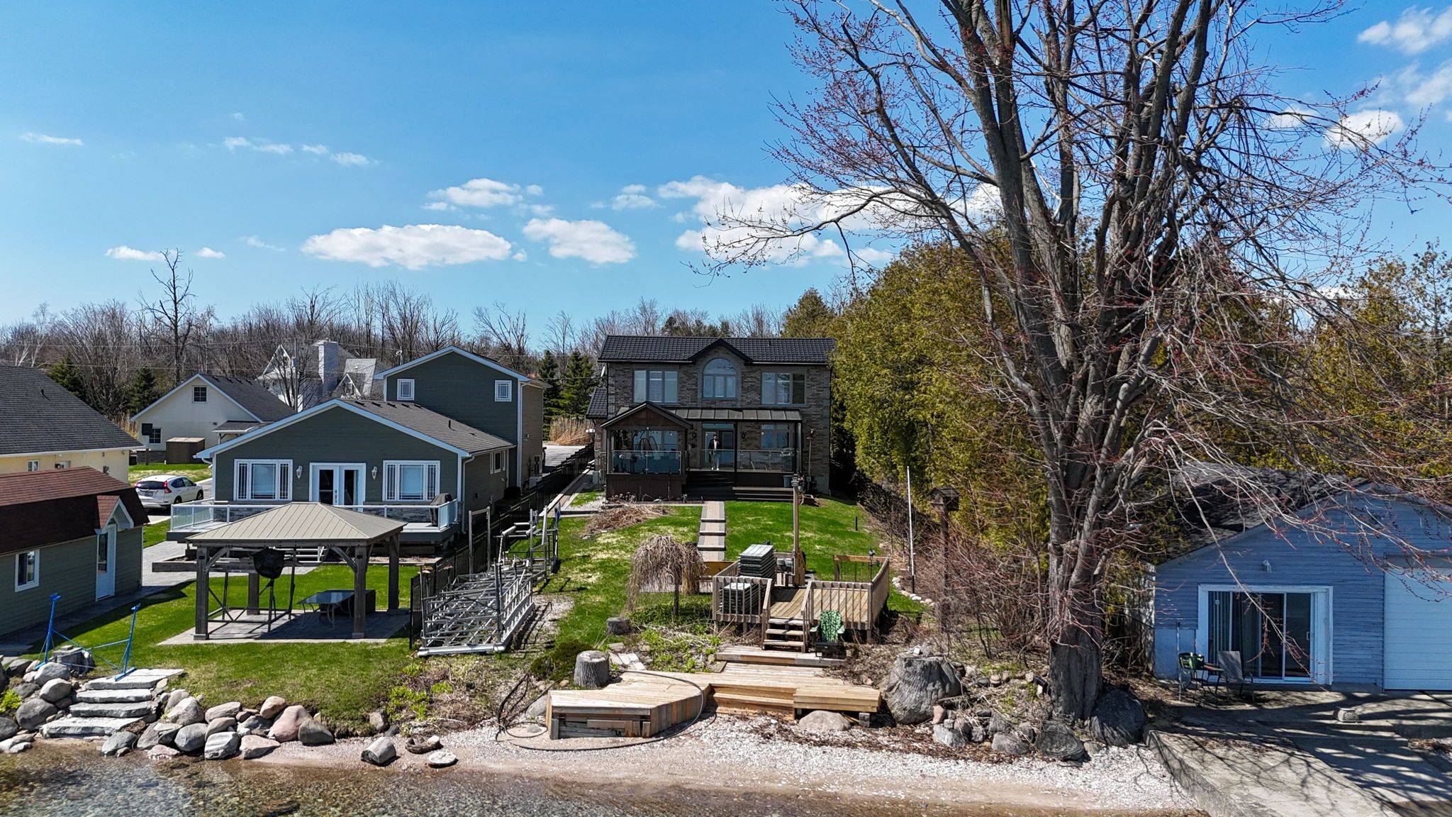 15 Palm Beach RD, Oro-medonte, ON L0L 1T0
