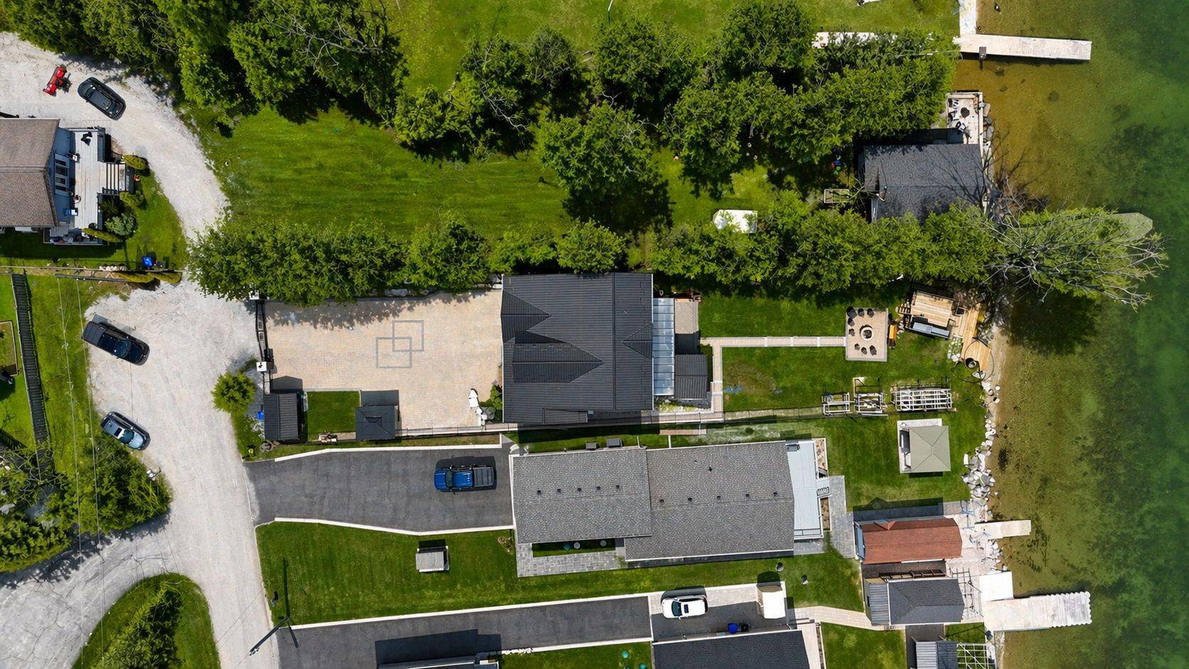 15 Palm Beach RD, Oro-medonte, ON L0L 1T0