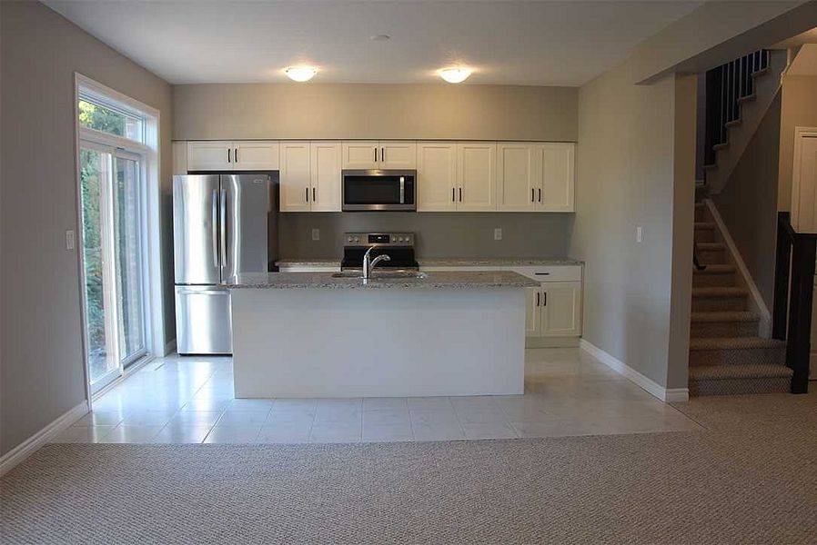 1035 Wright DR, Midland, ON L4R 0E4