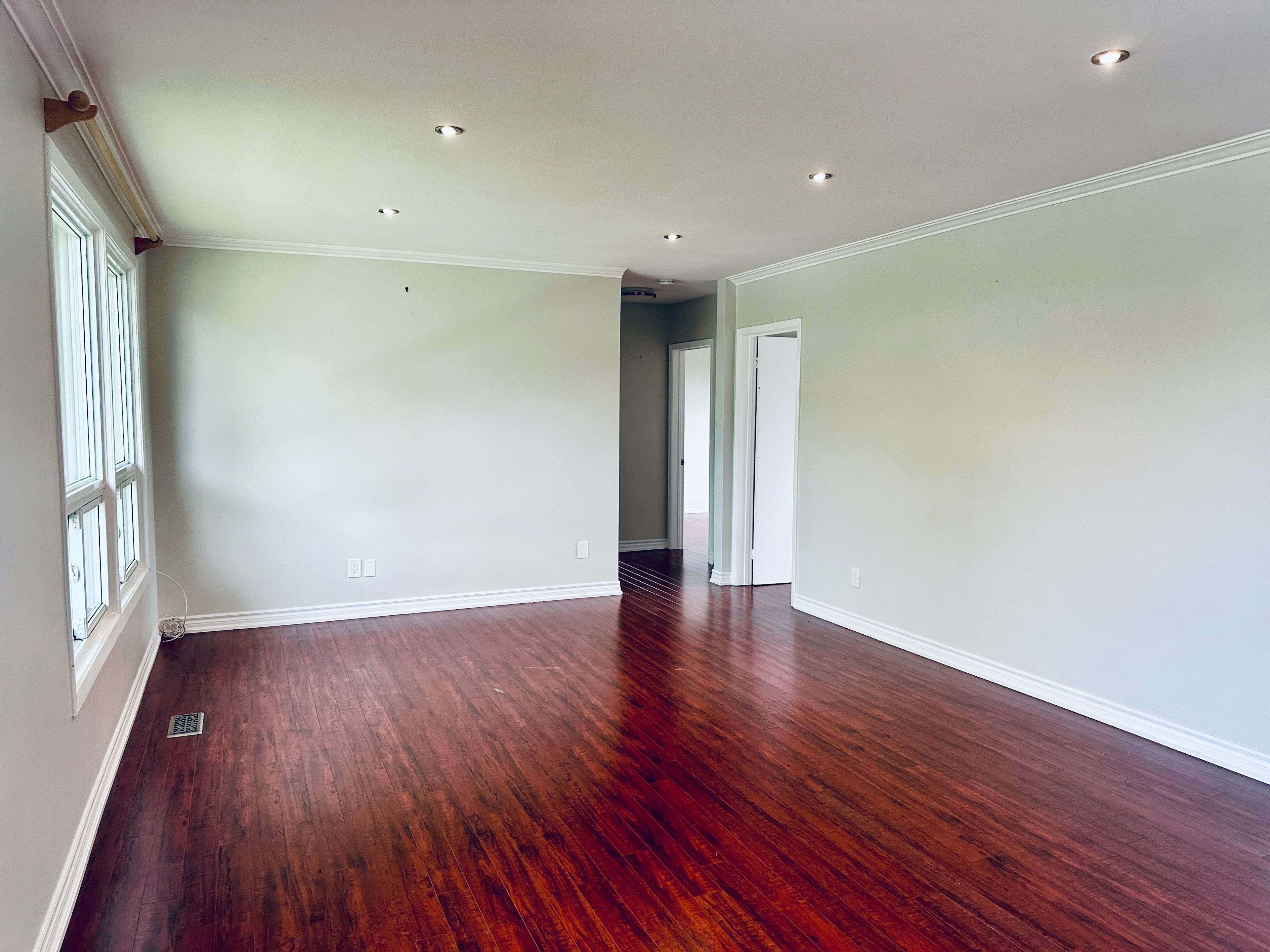 1374 Charles DR ##2B, Burlington, ON L7P 2C9