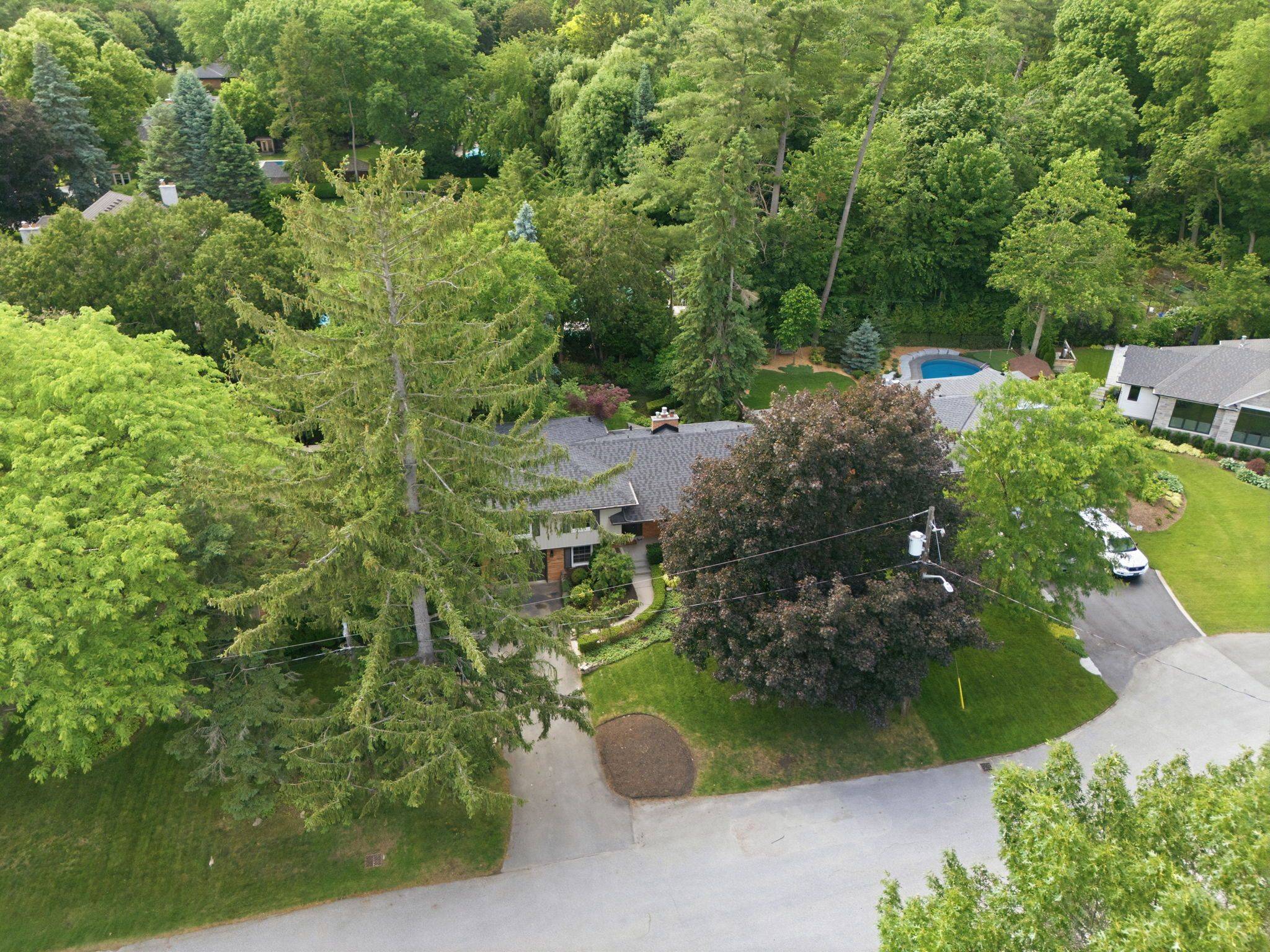 571 Leonard CT, Burlington, ON L7T 2P4