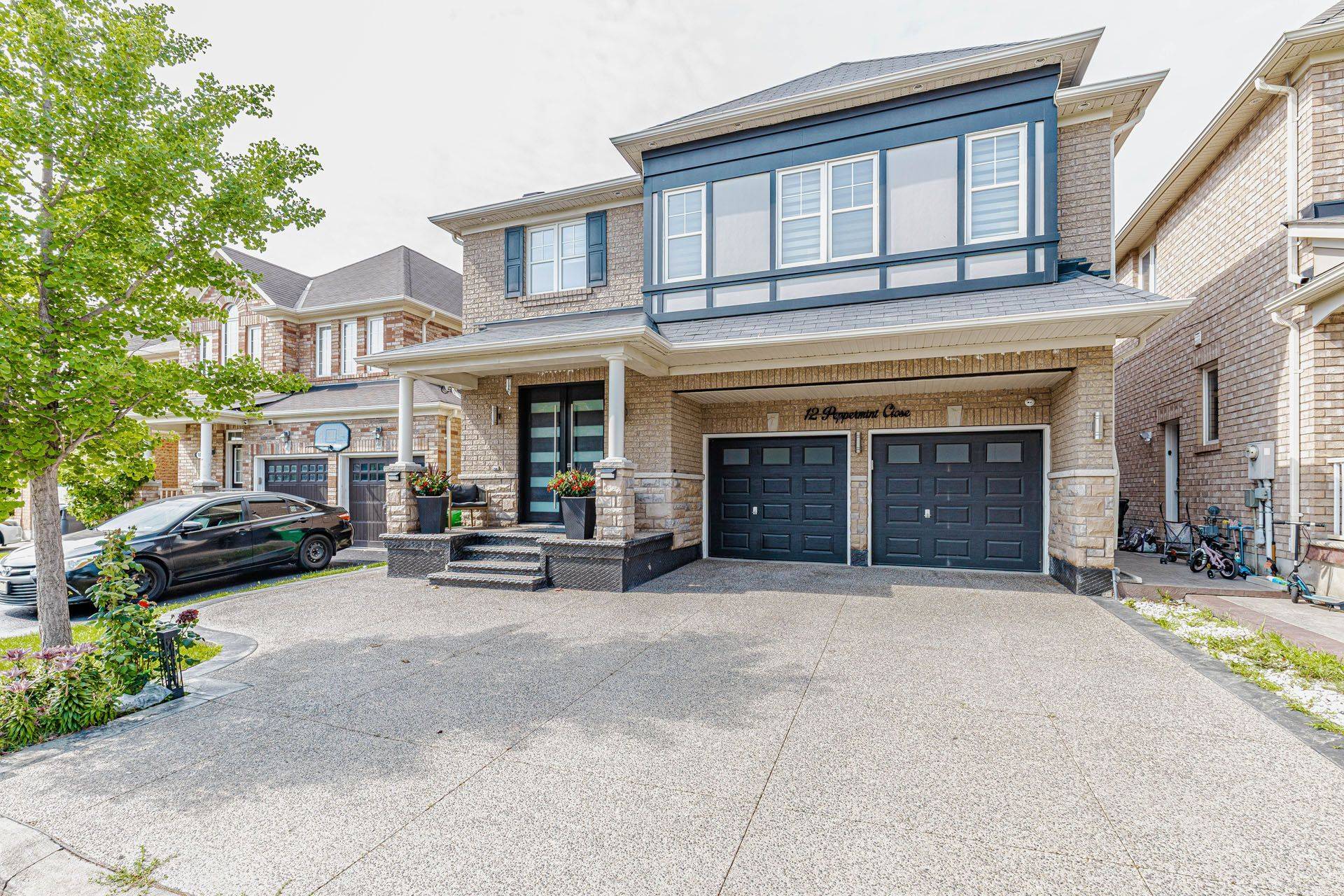 12 Peppermint Close, Brampton, ON L6P 3C6
