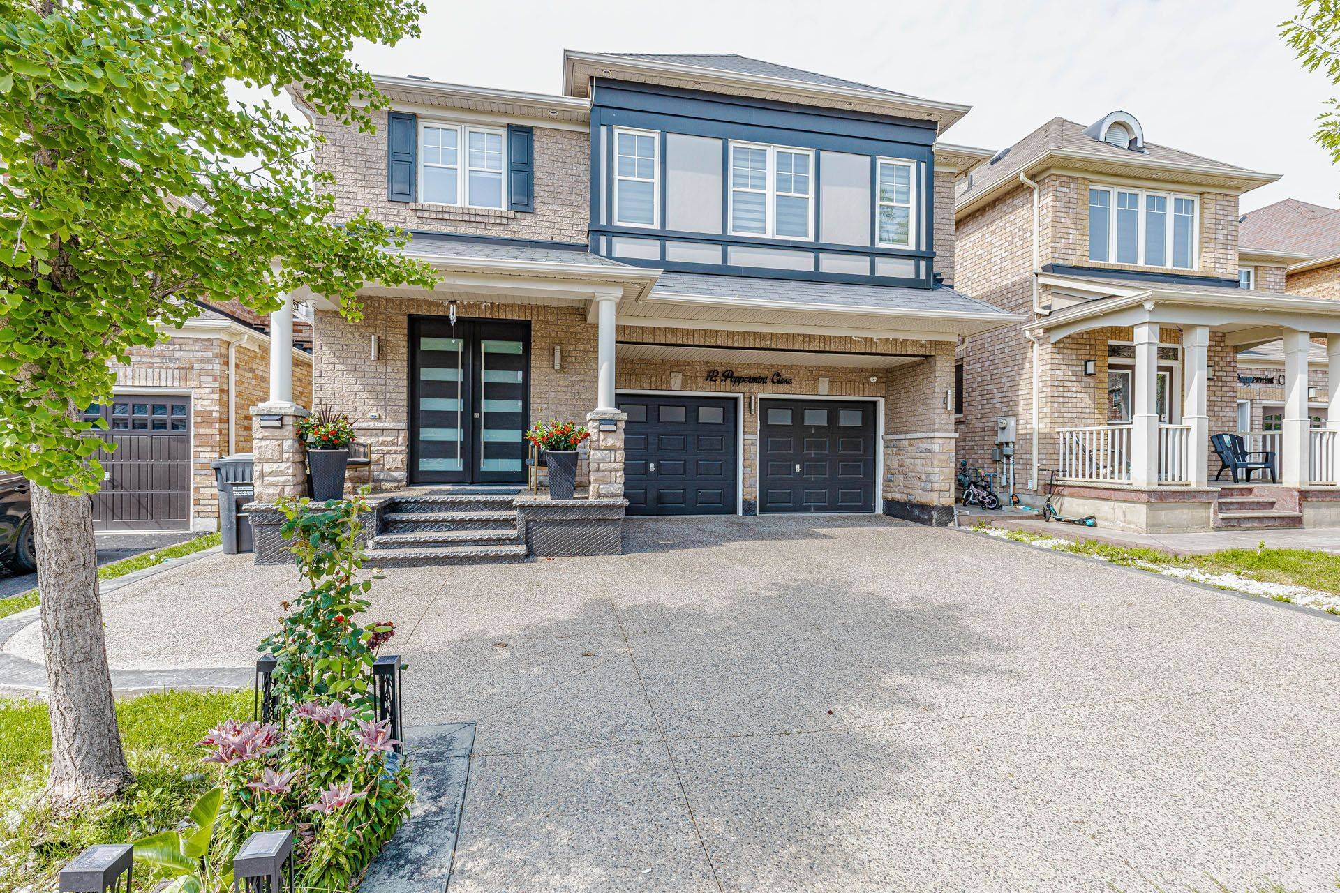 12 Peppermint Close, Brampton, ON L6P 3C6