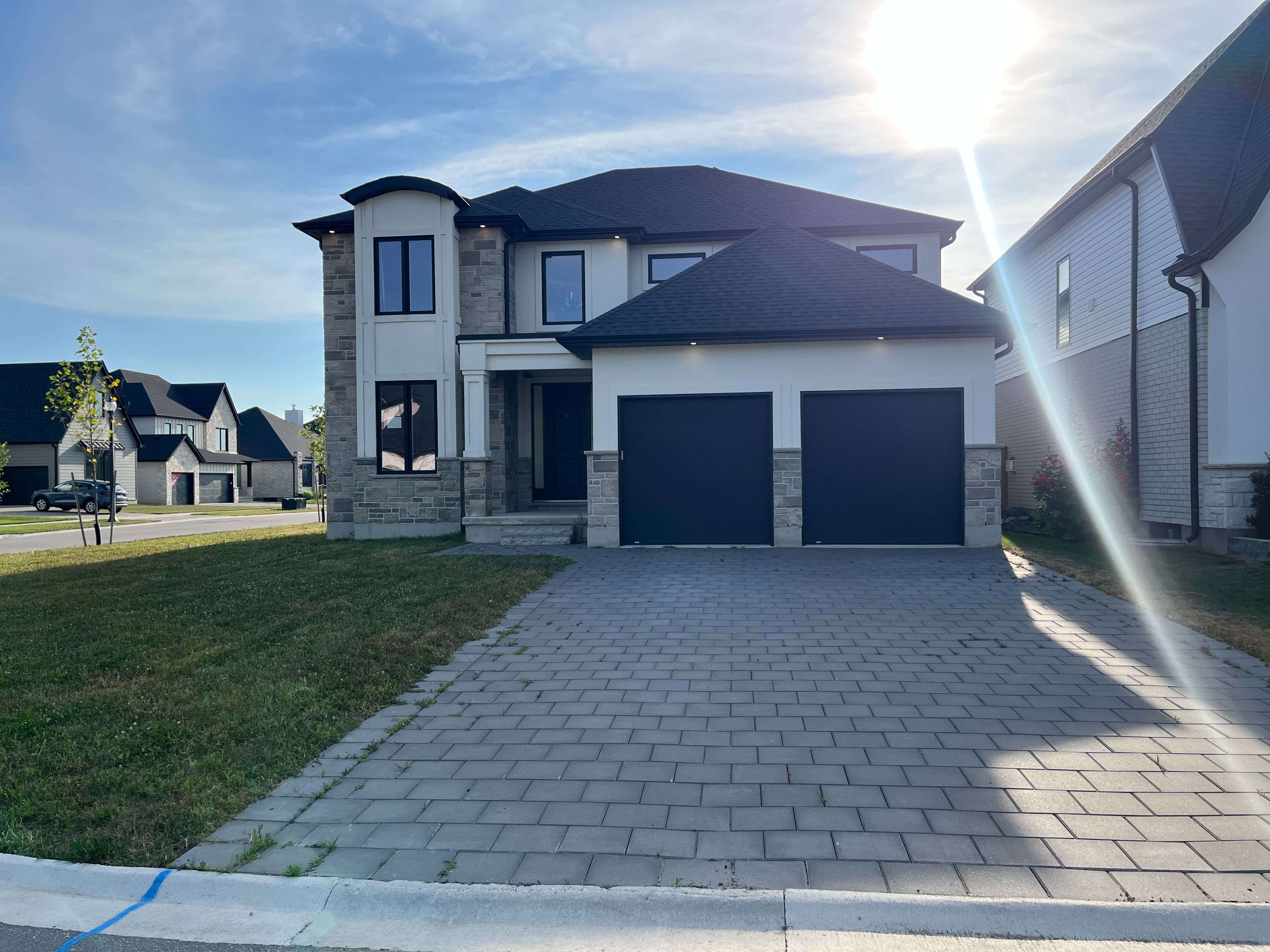 80 Aspen CIR, Thames Centre, ON N0M 2P0