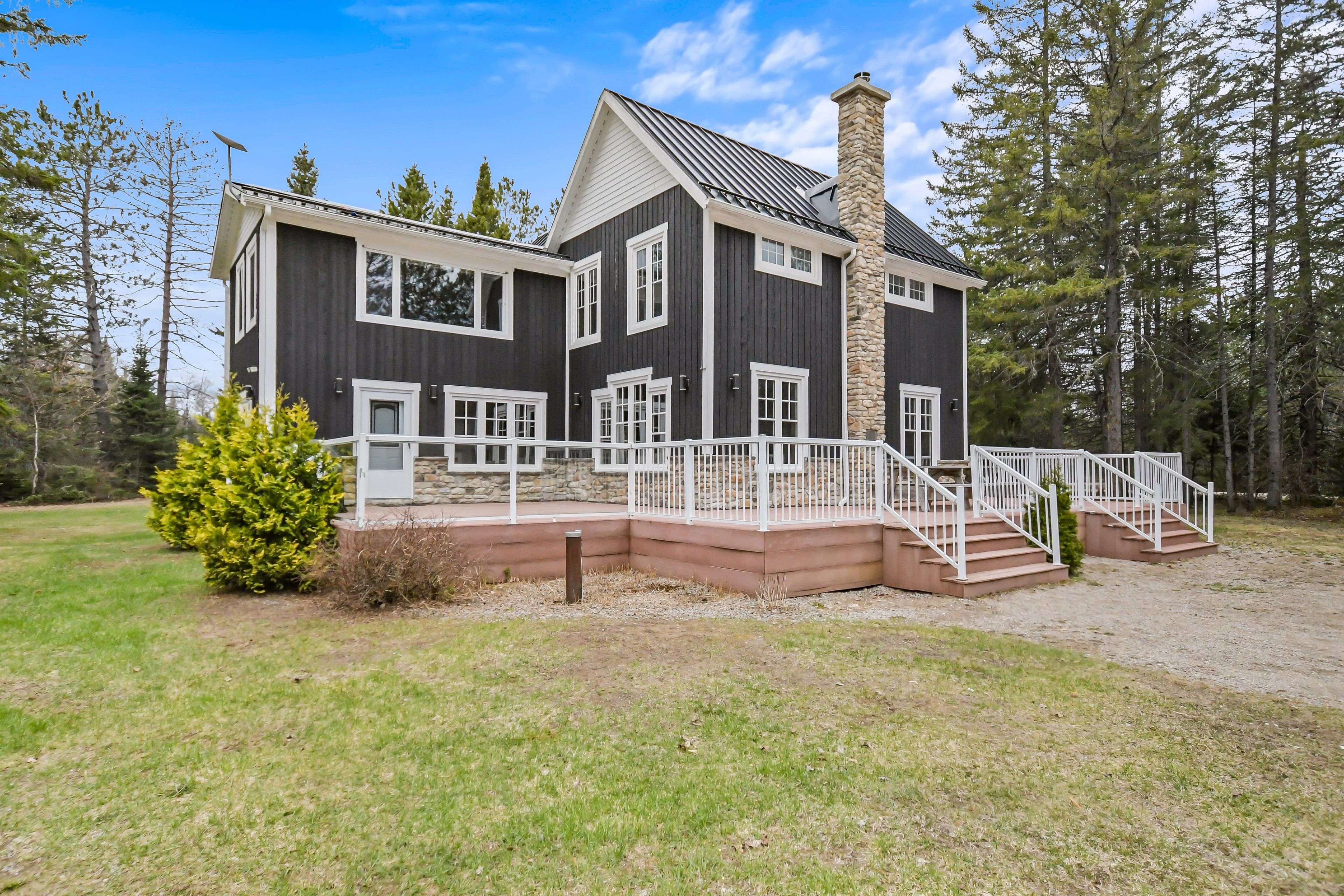12 Emsdale Lake RD, Perry, ON P0A 1M0