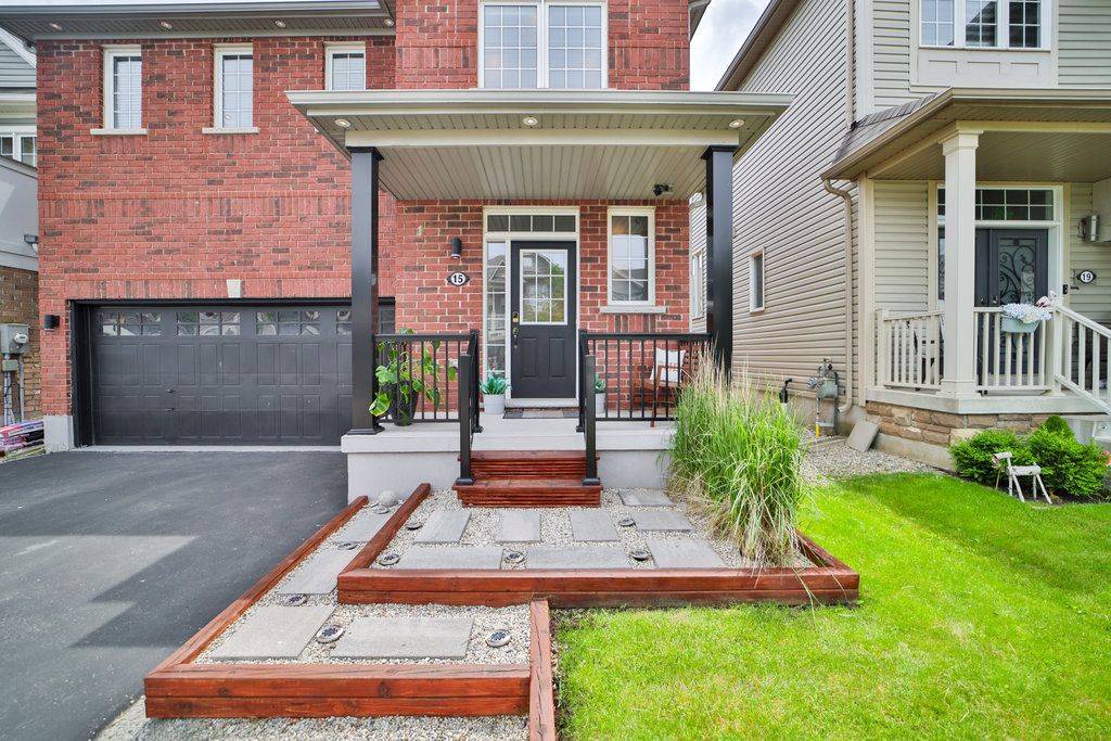 15 Mcallistar DR, Hamilton, ON L0R 1C0