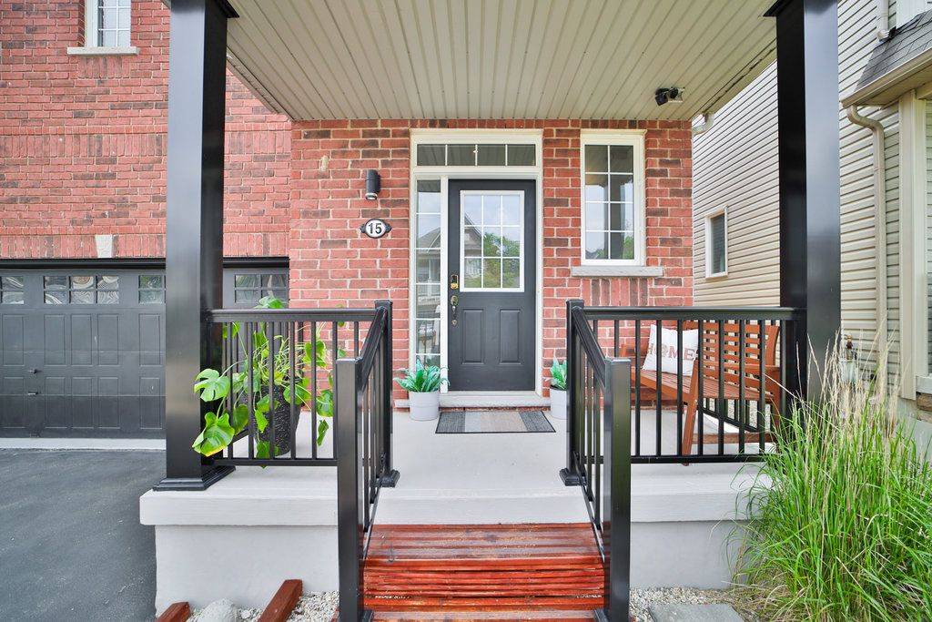 15 Mcallistar DR, Hamilton, ON L0R 1C0