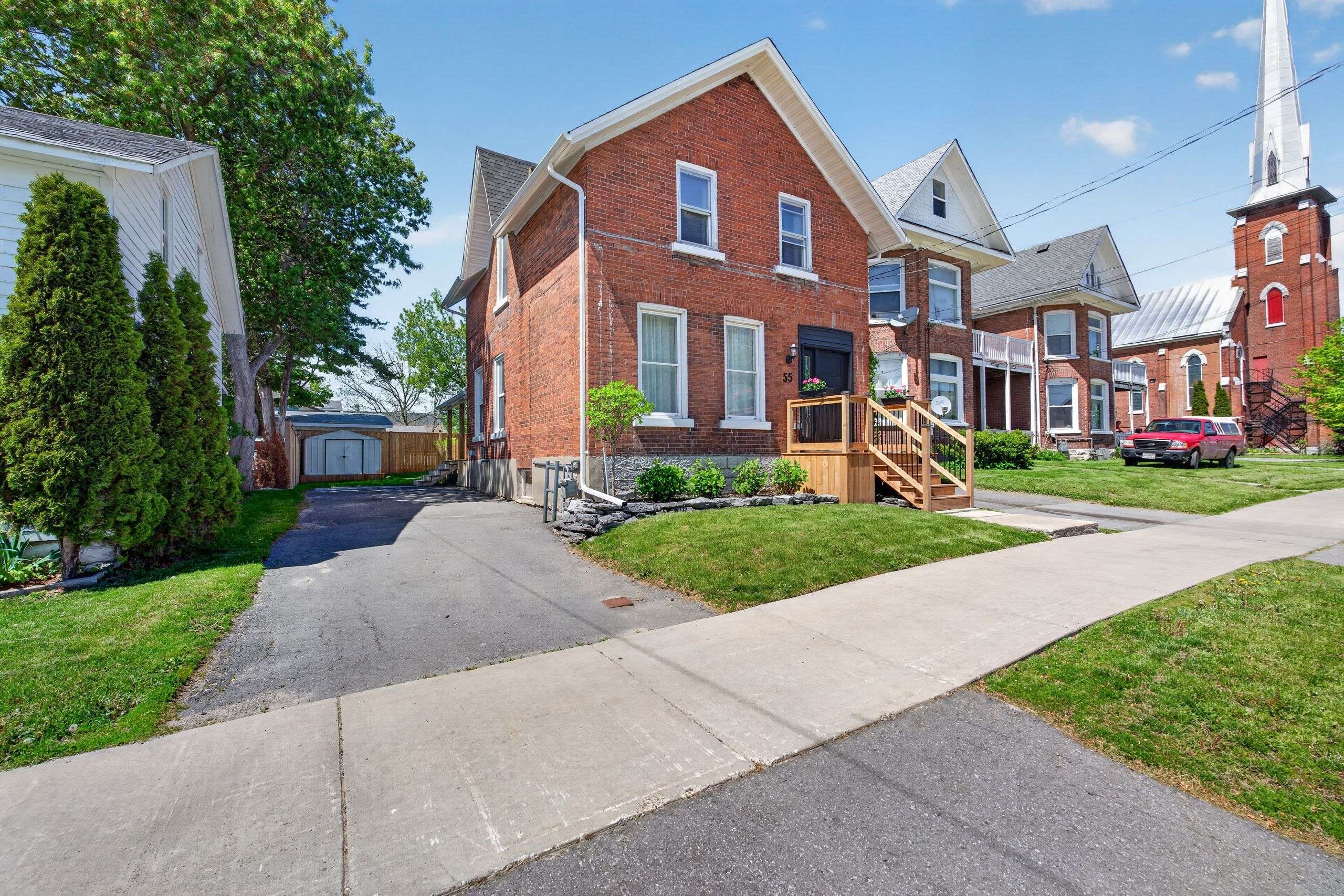 55 Bridge ST W, Greater Napanee, ON K7R 2C4