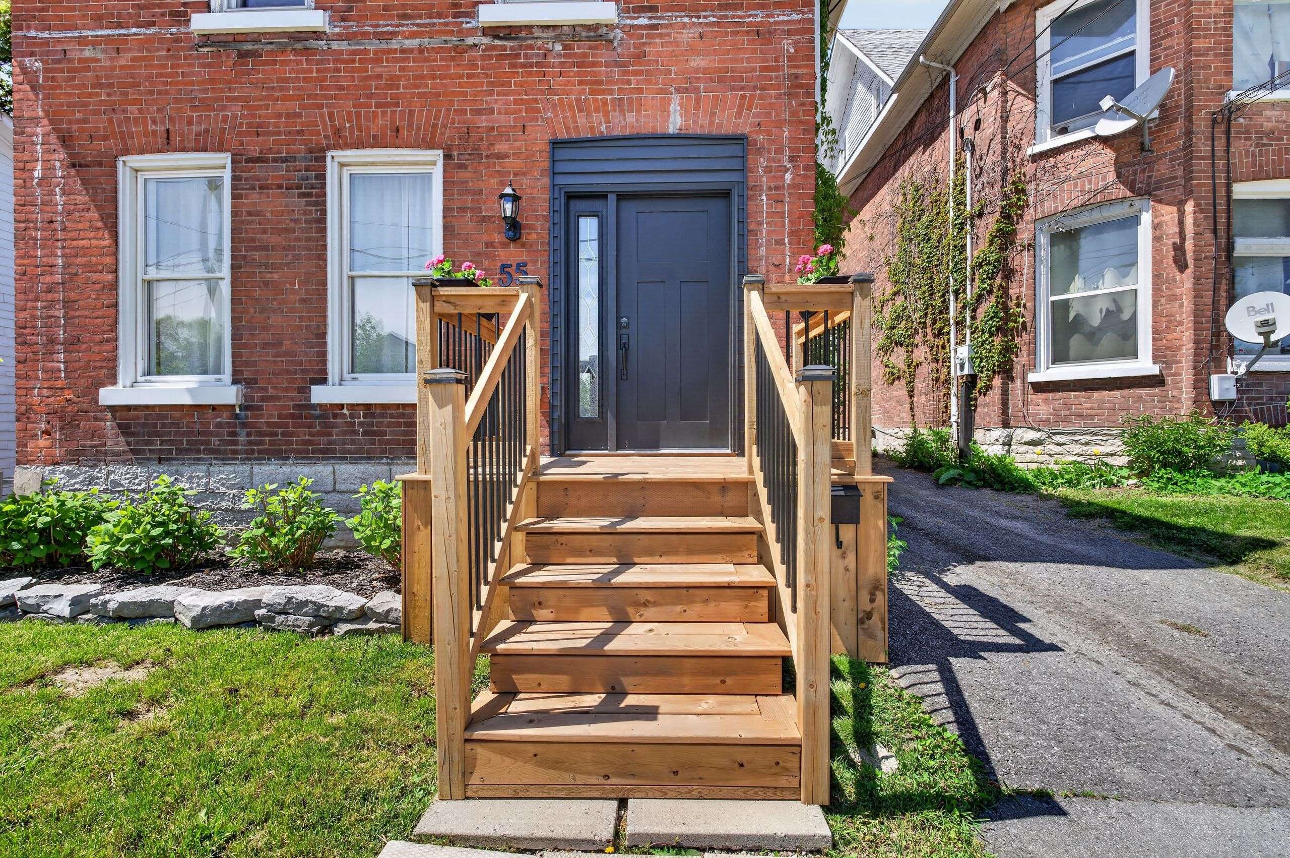 55 Bridge ST W, Greater Napanee, ON K7R 2C4