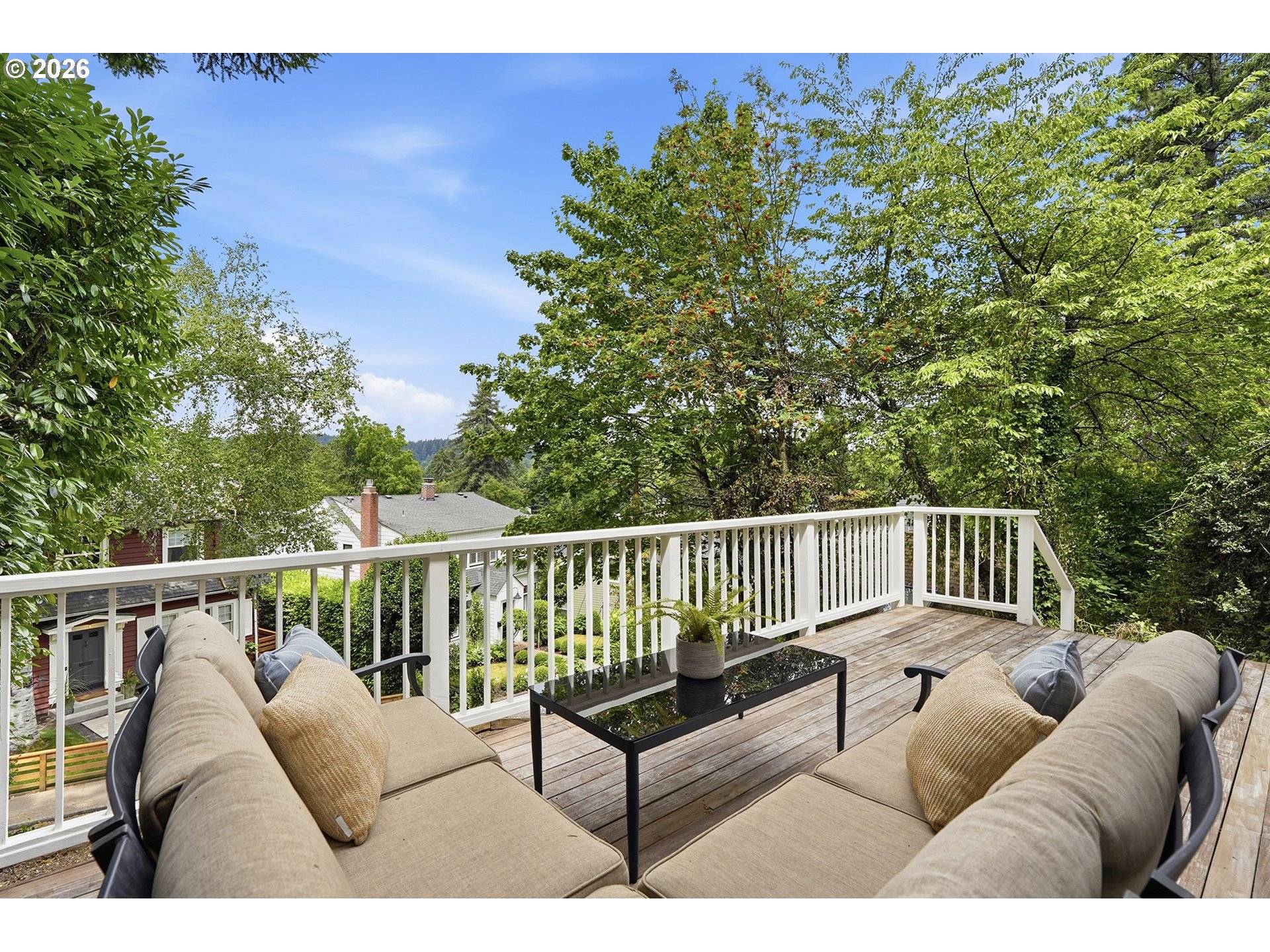 2790 SW MONTGOMERY DR, Portland, OR 97201