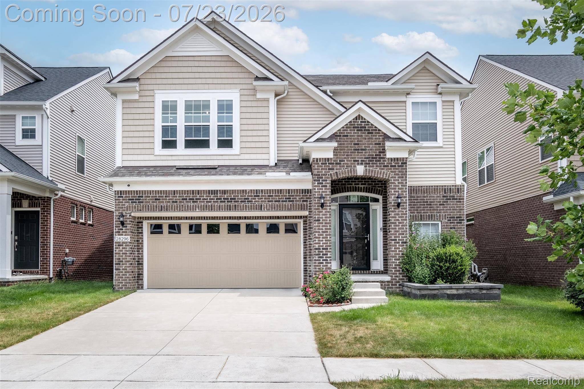 28296 Verona DR, Novi, MI 48377