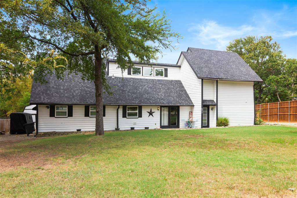 271 Lakewood Lane, Pottsboro, TX 75076