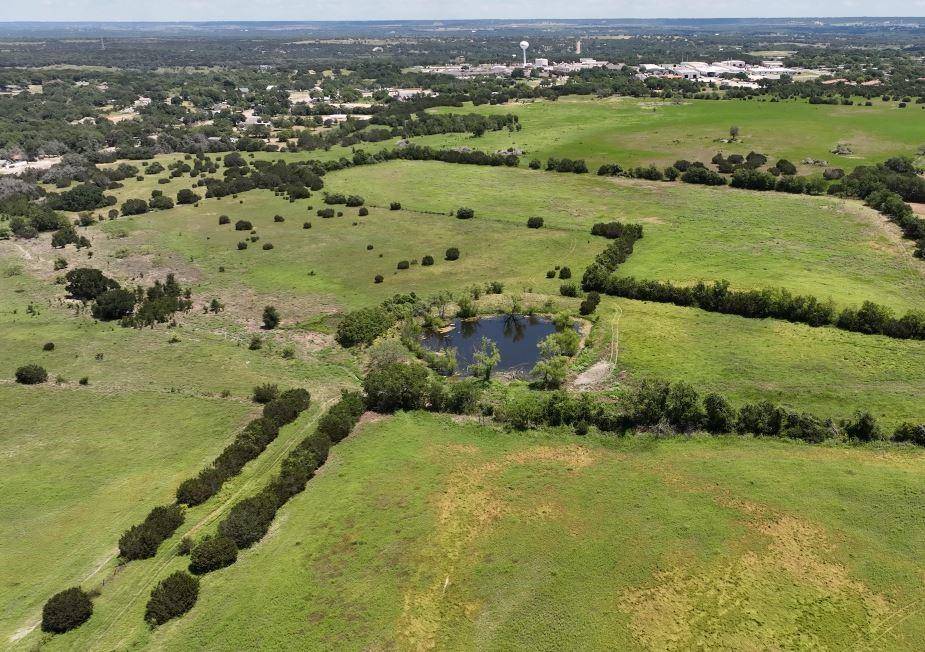 911 Old Pidcoke, Gatesville, TX 76528