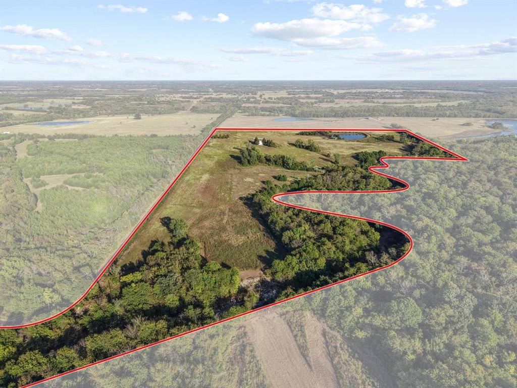 300 CO RD 27100, Honey Grove, TX 75446