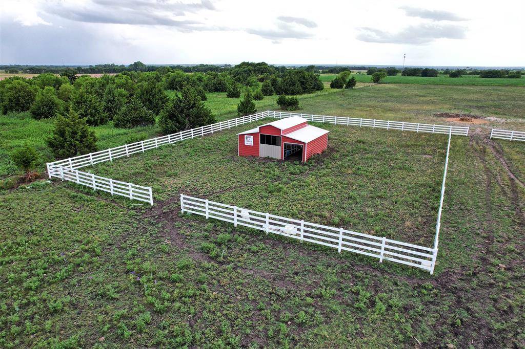 6882 N Interstate Highway 35 E, Waxahachie, TX 75165