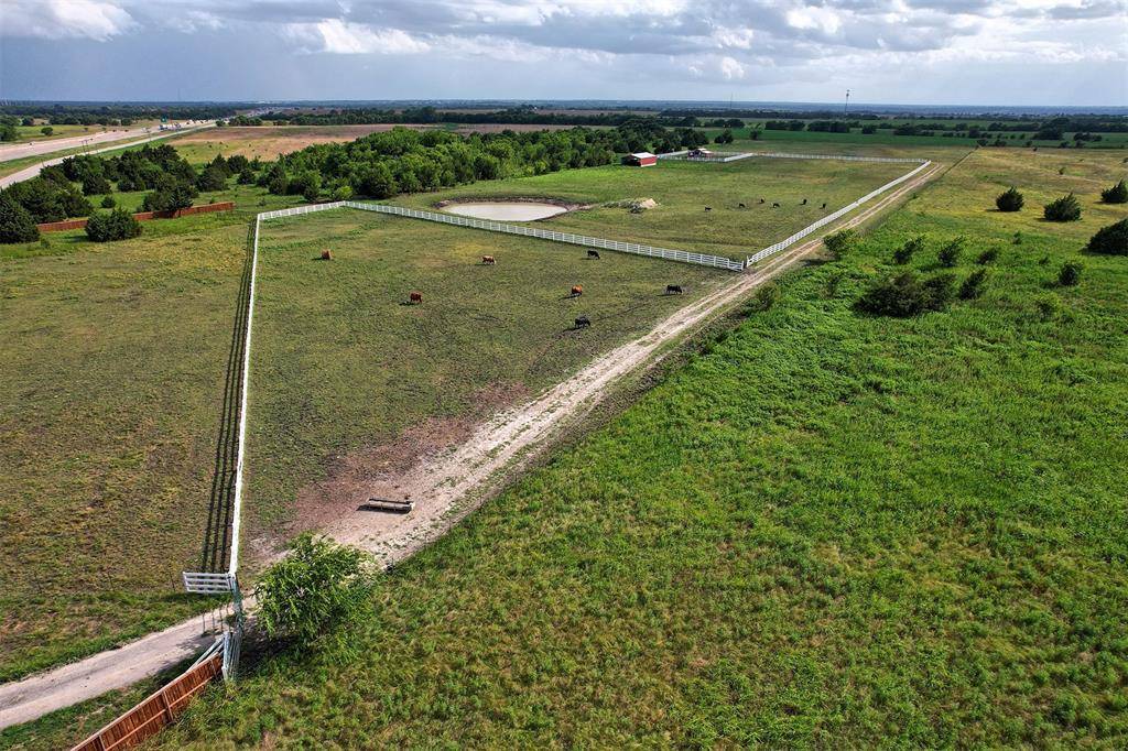 6882 N Interstate Highway 35 E, Waxahachie, TX 75165