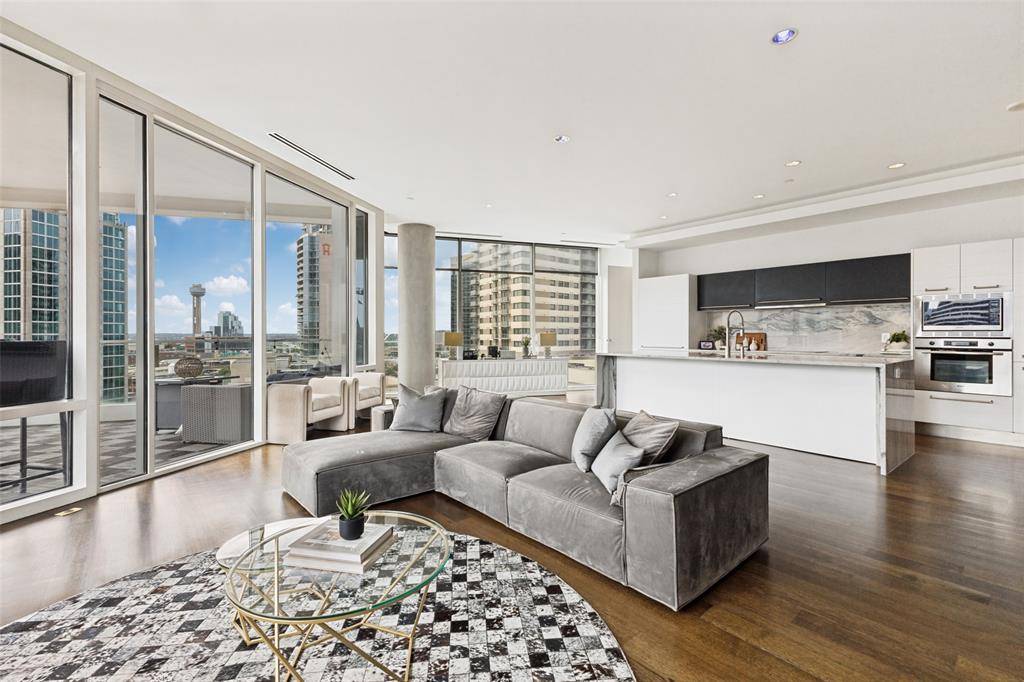 2408 Victory Park Lane #1035, Dallas, TX 75219
