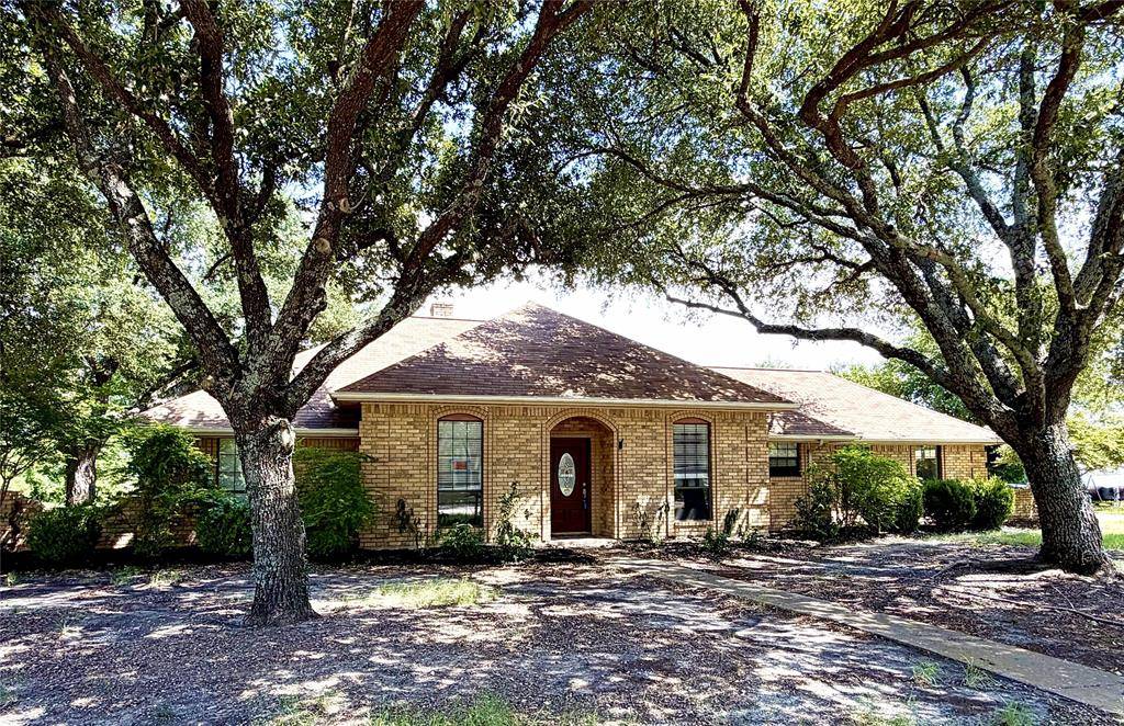 16 Lee Circle, Heath, TX 75032