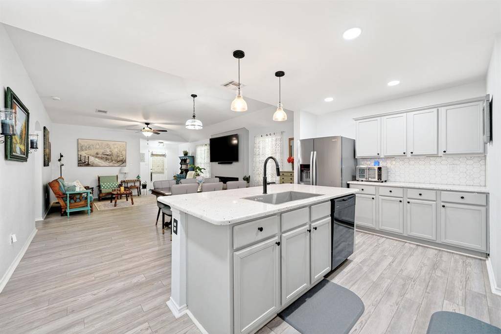 2011 Crosby Drive, Forney, TX 75126