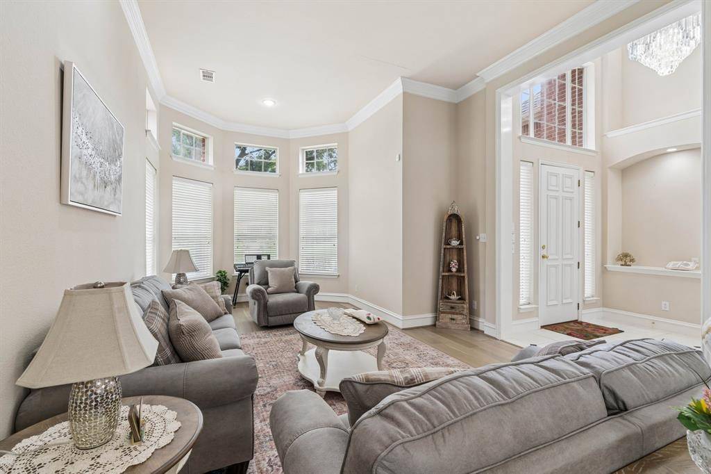 1649 Mcgee Lane, Carrollton, TX 75010