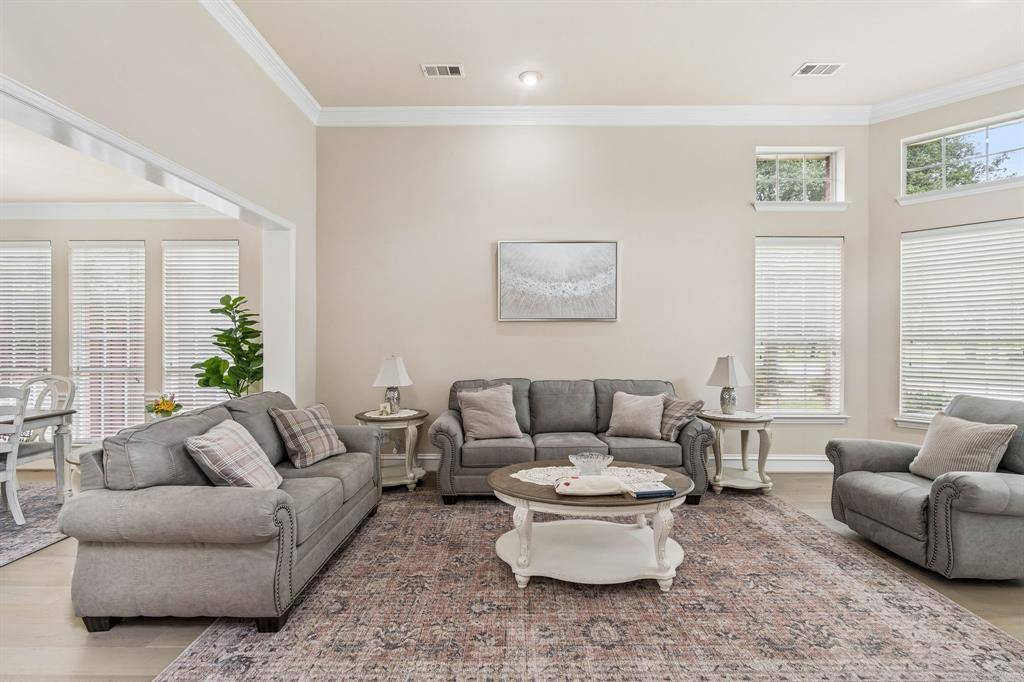 1649 Mcgee Lane, Carrollton, TX 75010