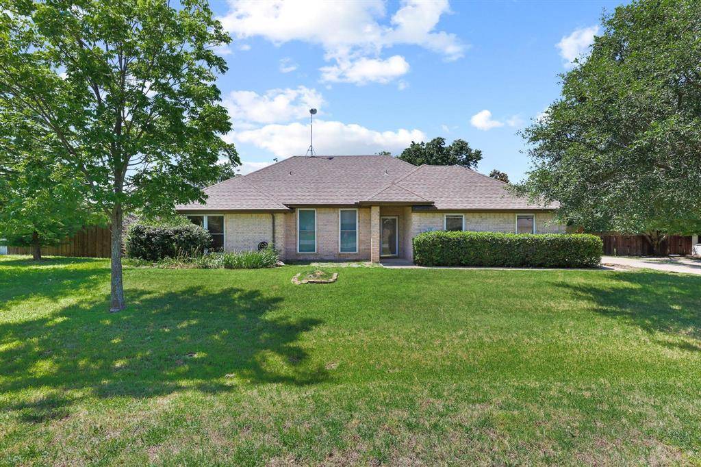 315 Preston Glen, Gunter, TX 75058