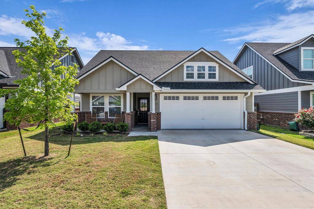 412 Travis Drive, Mcgregor, TX 76657