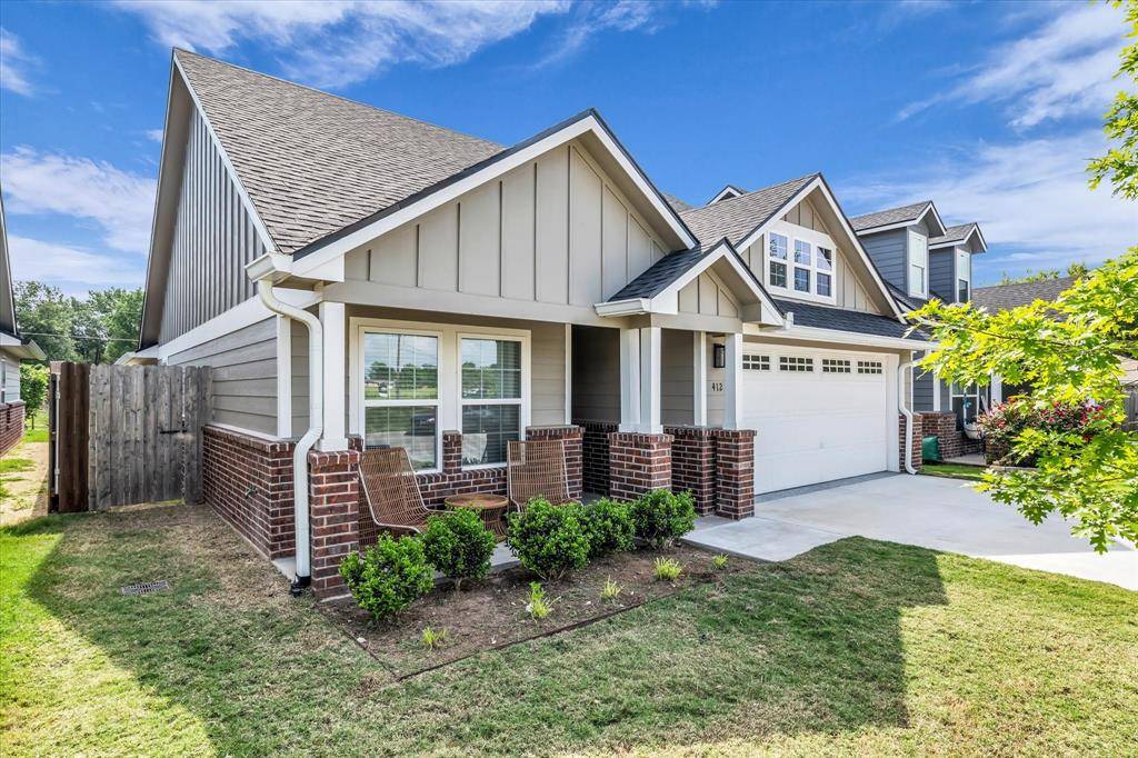 412 Travis Drive, Mcgregor, TX 76657