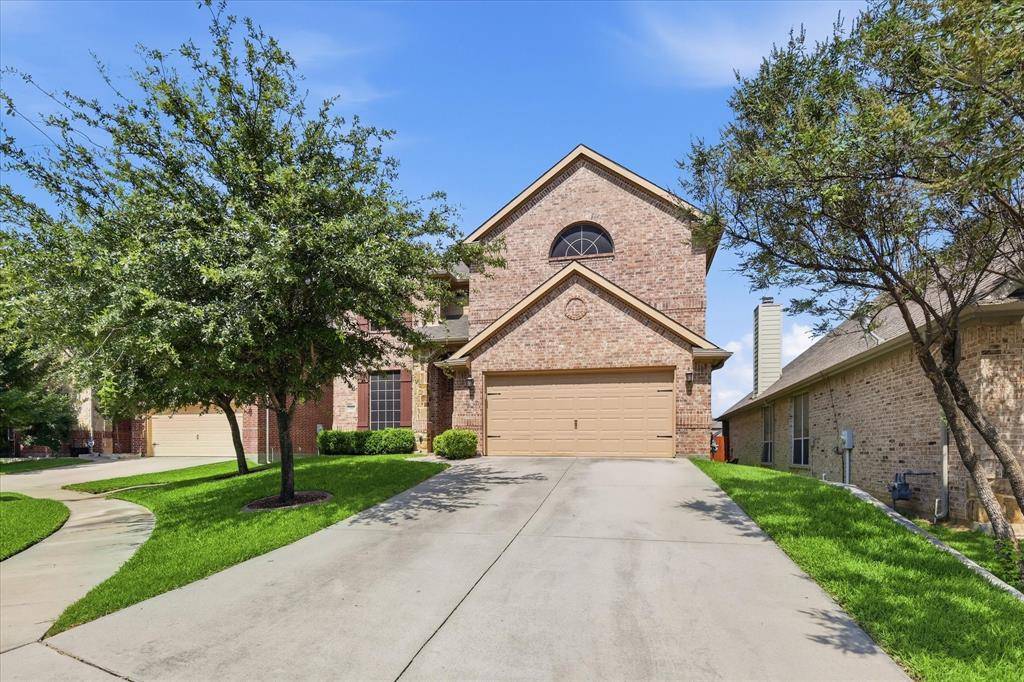 1905 Fountain Meadows Drive, Euless, TX 76039
