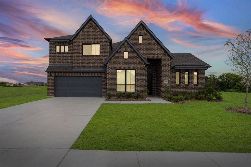 552 Holiday Avenue, Waxahachie, TX 75165