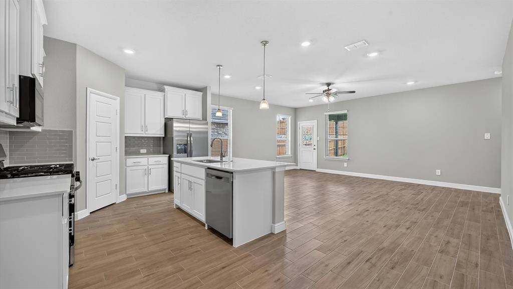 200 WINDMILL Drive, Rhome, TX 76078