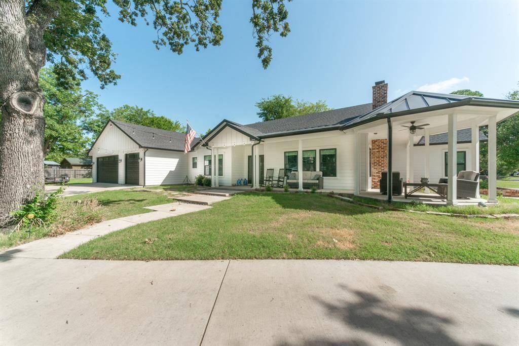 131 Lakeway Lane, Gun Barrel City, TX 75156