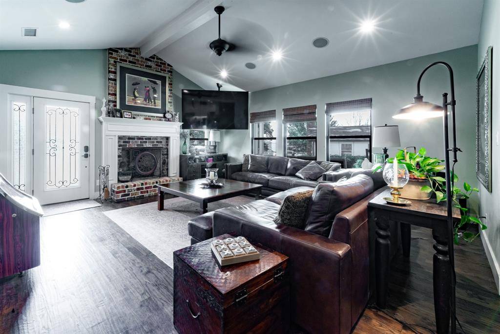 131 Lakeway Lane, Gun Barrel City, TX 75156
