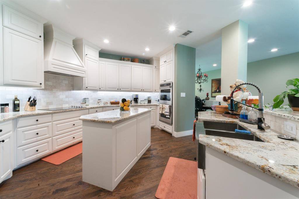 131 Lakeway Lane, Gun Barrel City, TX 75156